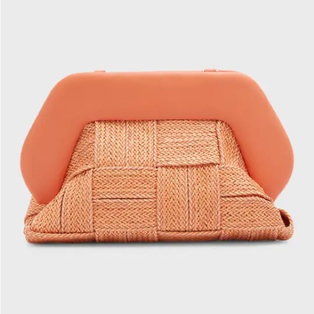 NWT THEMOIRE Tia Weaved Straw Clutch Bag Apricot